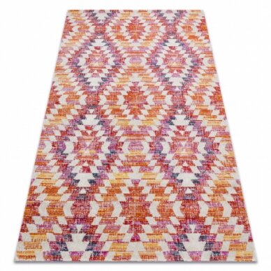 Modernus kilimas MUNDO D7951 rombiniai 3D lauko rožinės / smėlio spalvos